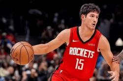 开云APP-包含菲律宾男篮强势独行侠，西蒙斯高光表现的词条