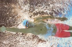 开云体育下载-绿茵场与乒乓台的双重奏，英格兰足球完胜日本，奥恰洛夫率队展乒乓霸权