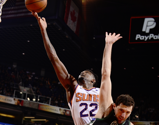 雄鹿绝杀勇士B队,艾顿送出助攻 雄鹿绝杀勇士B队,艾顿送出助攻