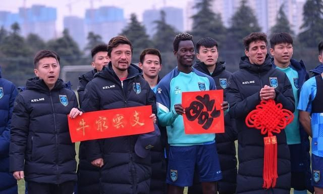 关于狼队新星再现神勇，引领球队逐渐回暖的信息