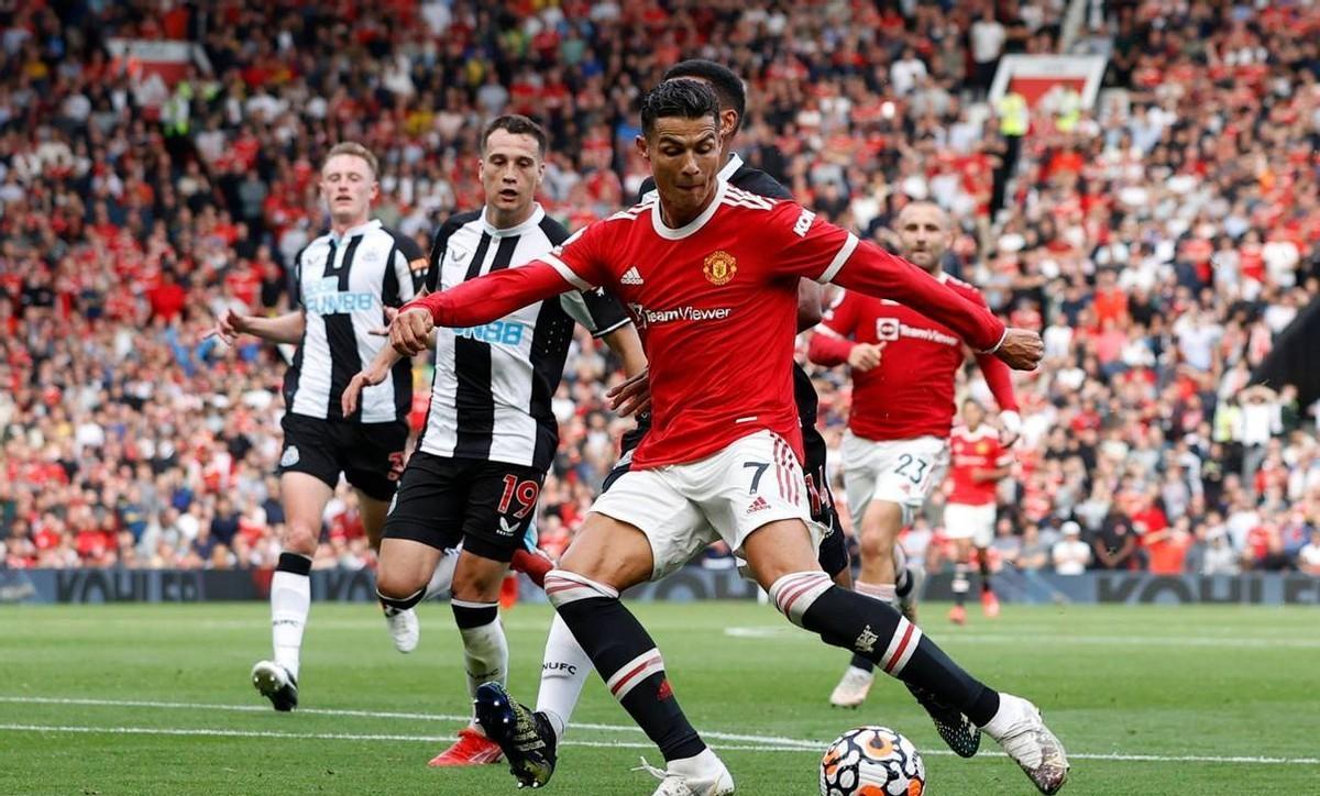 曼联客场大胜继续保持不败纪录