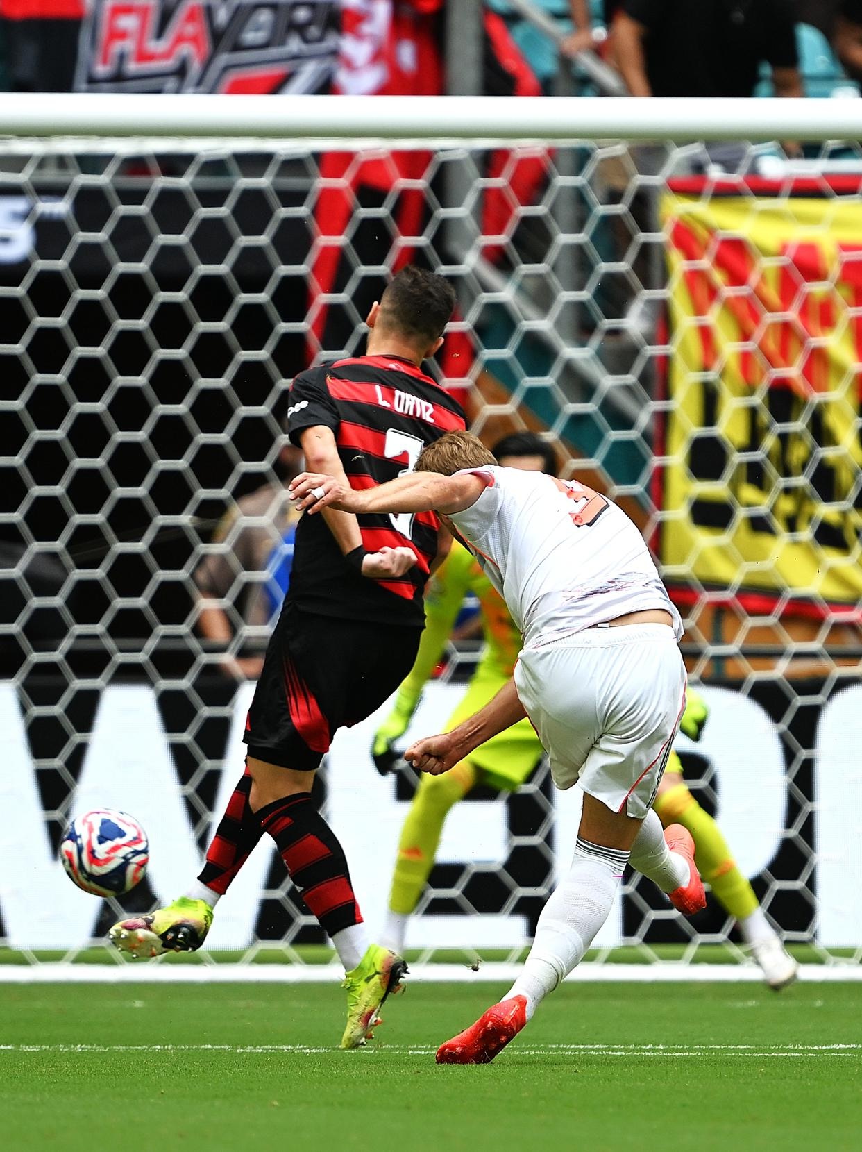 拜仁慕尼黑球队遭遇失利，向对手致敬的简单介绍