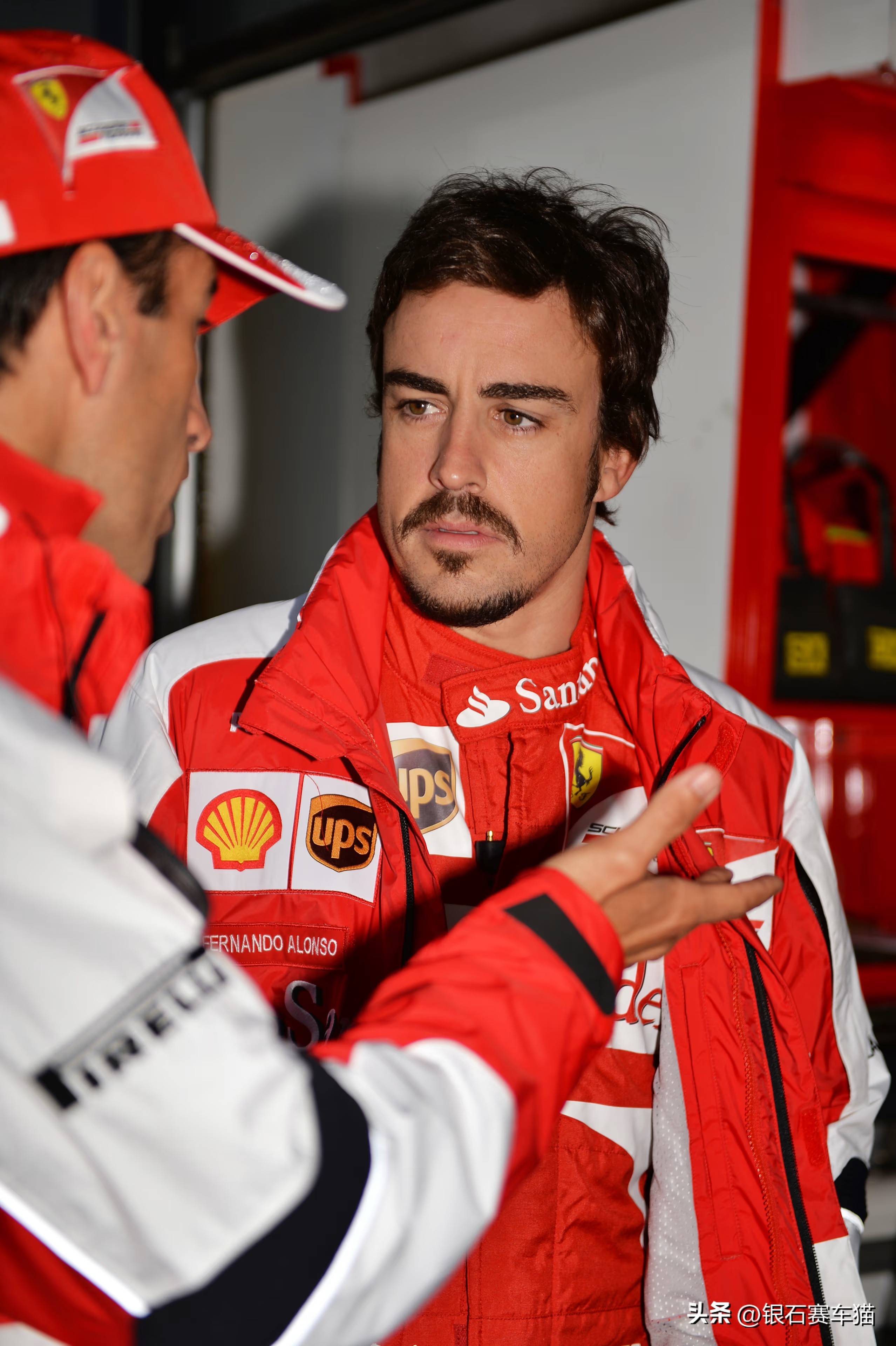 包含迈凯伦碾压雷诺车队，阿隆索扛起全队的词条