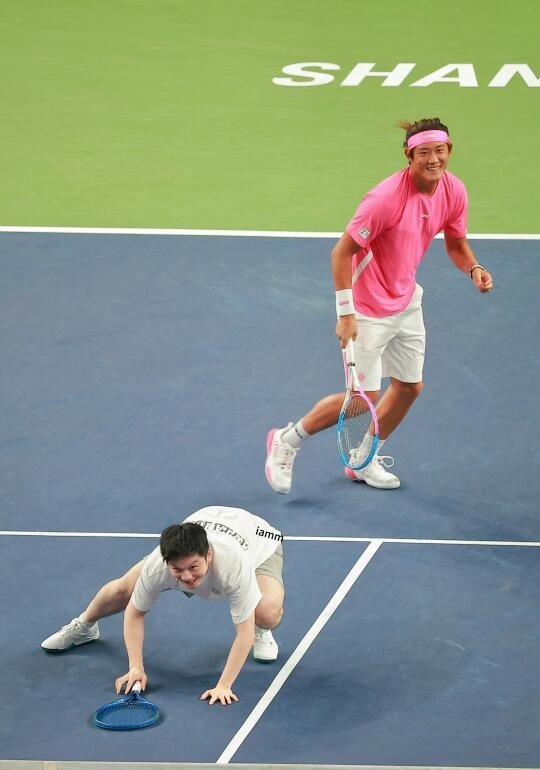 意大利网球队轻取英国网球队，费德勒一己之力扛起全队的简单介绍