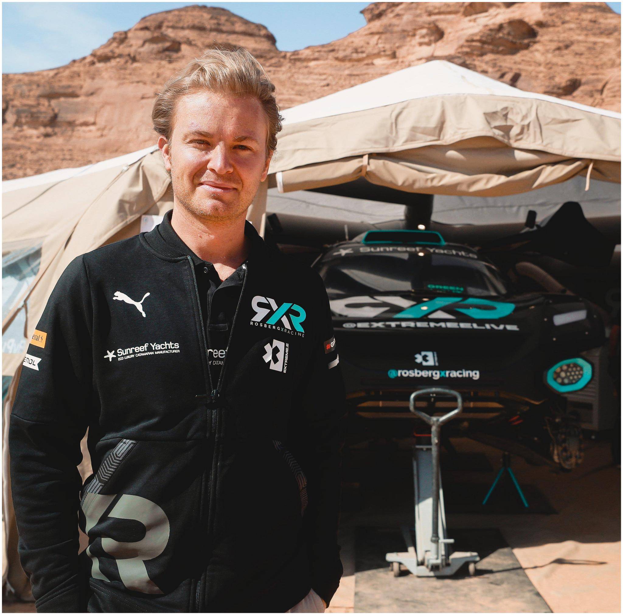 索伯车队翻盘雷诺车队，拉塞尔统治全场的简单介绍