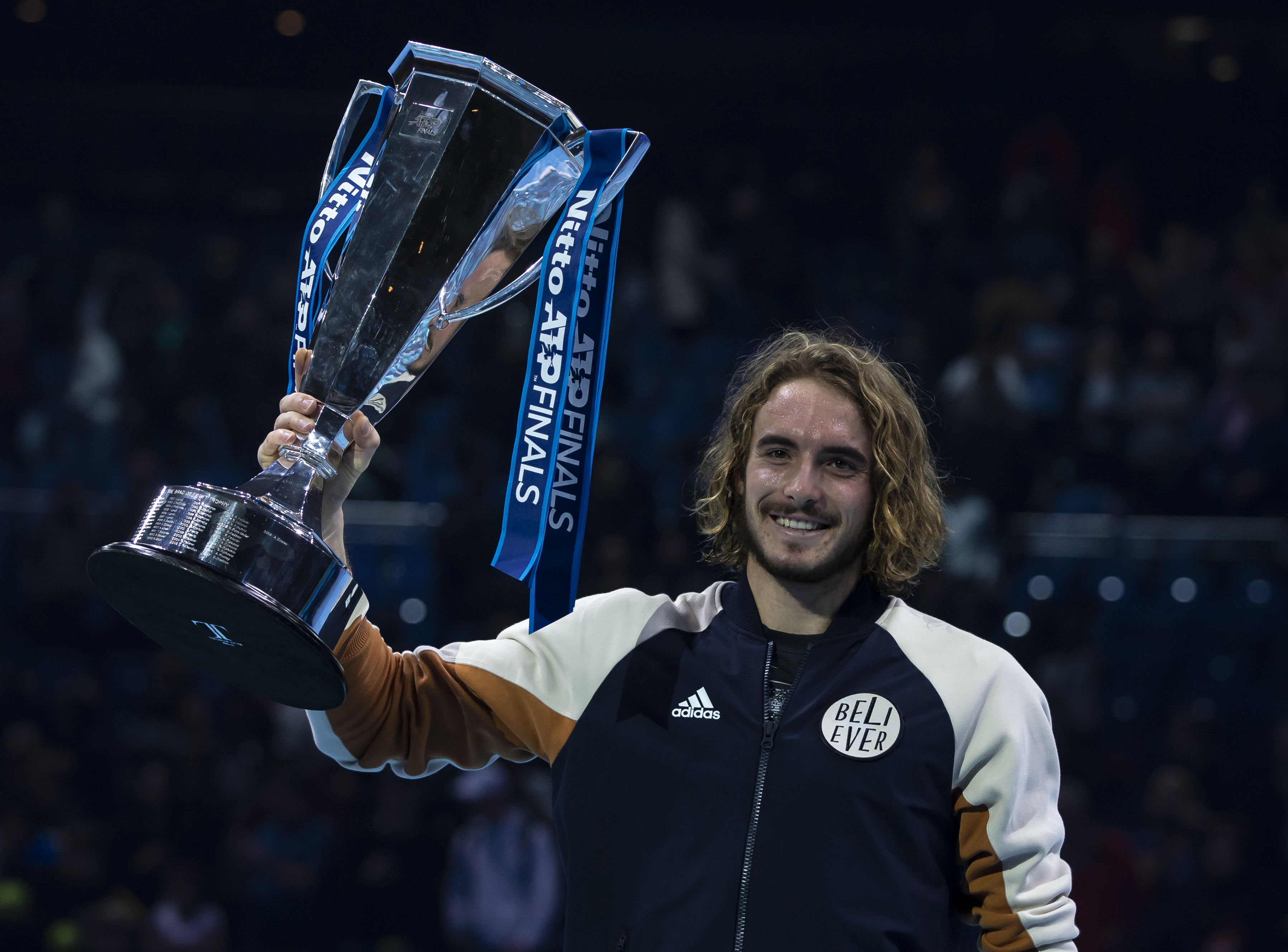 世界网球队爆冷澳大利亚网球队，西西帕斯打破历史纪录的简单介绍