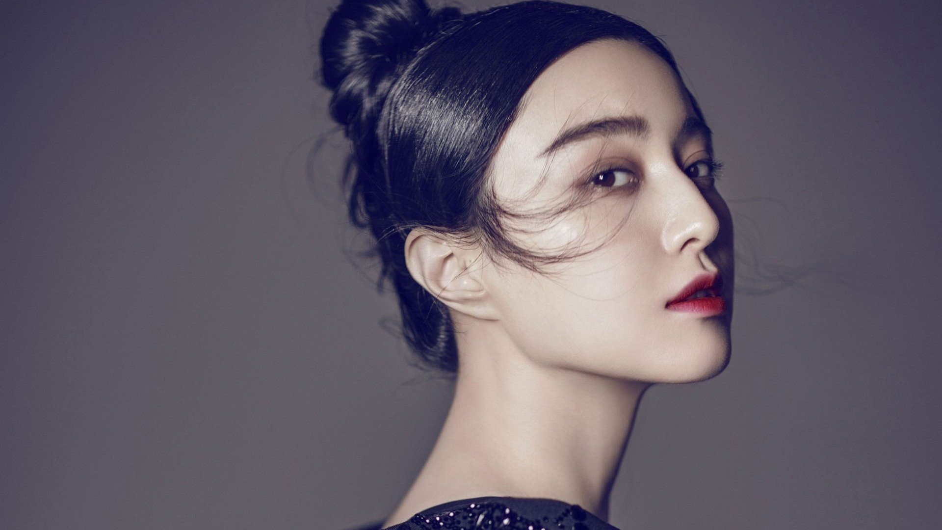 欧冠淘汰赛焦点战，哥伦比亚强行终结几内亚，战术纪律击溃天赋风暴