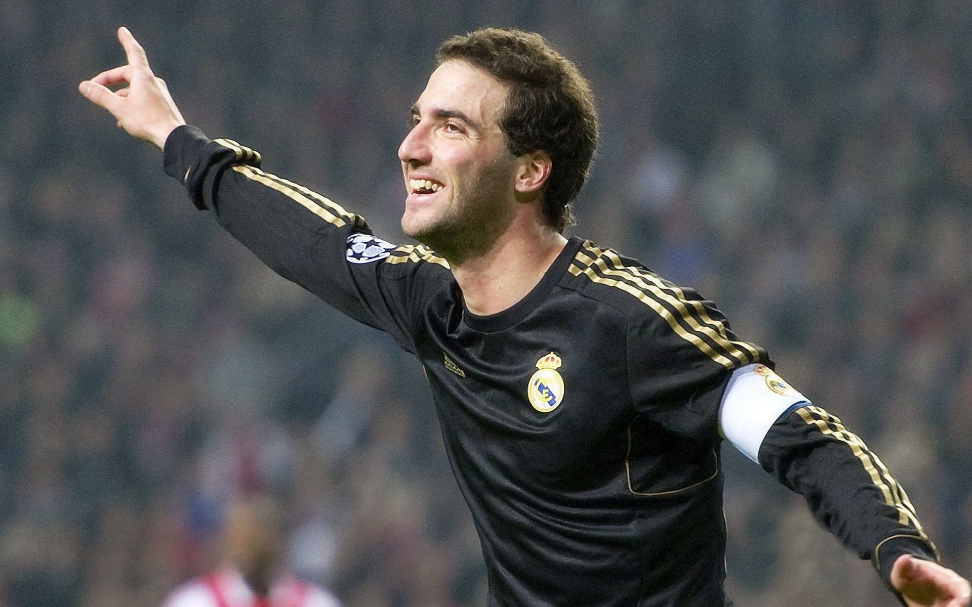 F1年度争冠之夜，三笘薰如何成为全场焦点？